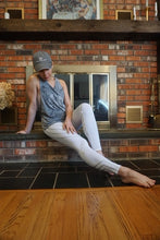 Load image into Gallery viewer, Silver Line White Leggings - KDesign Fitness
